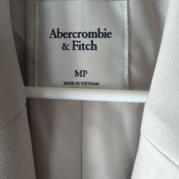 Cream Women's Oversized Spring Blazer - Picture 3 of 4